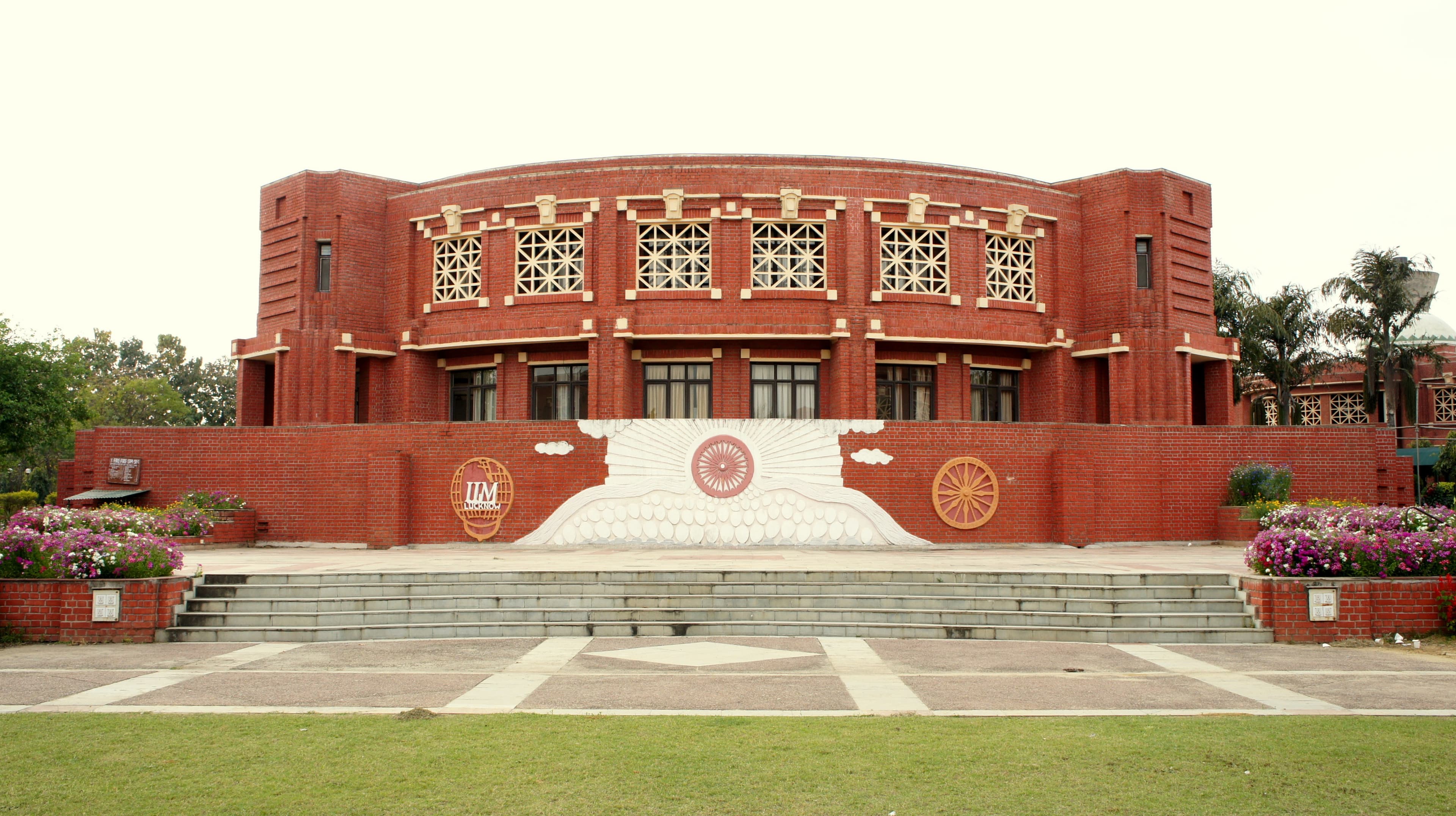 IIM Lucknow campus entrance